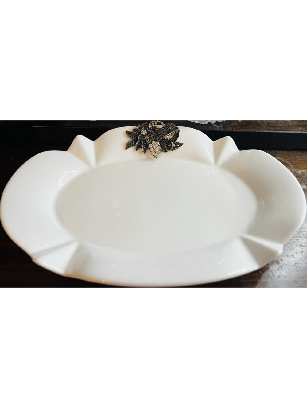 D'lusso Designs Couture Collection Oval China Platter Metal rhinestones 10” L